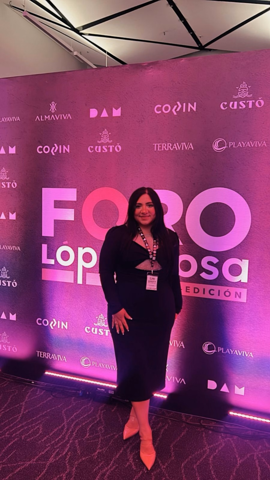 Erika Buenfil C. en el Foro López Rosa